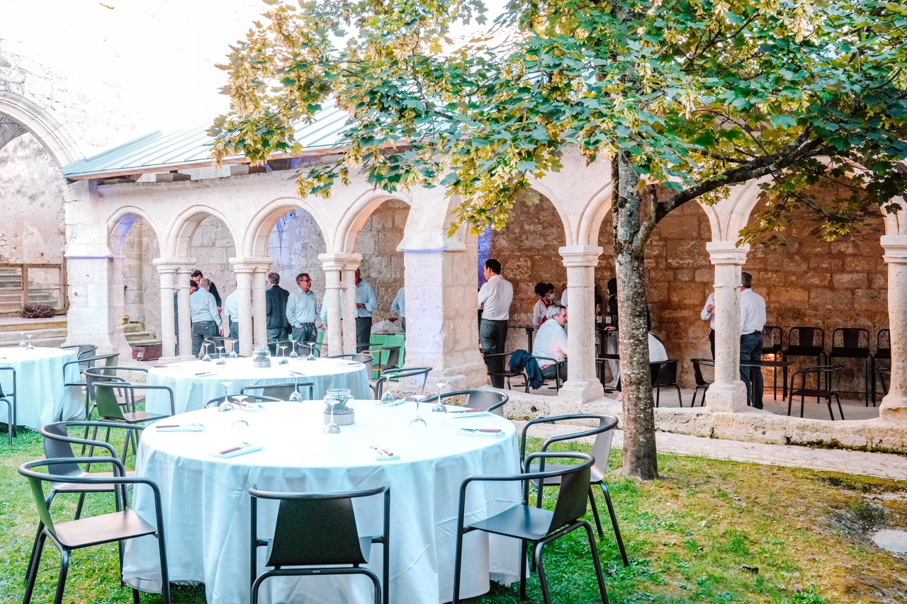 Cloître des cordeliers - soirée électro & bulles - la vie bonne