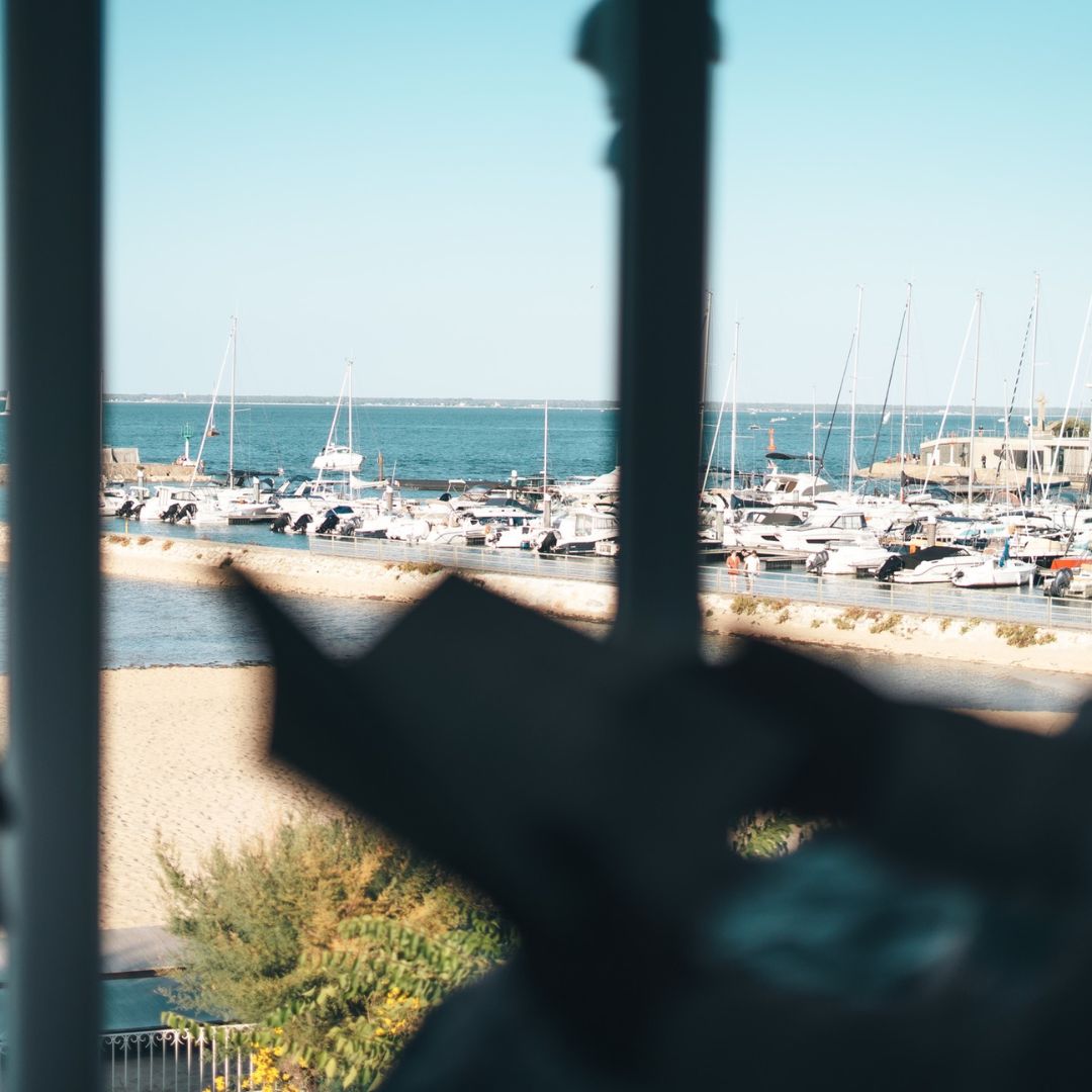 Retraite de lecture à la Villa Ti Bassin, Arcachon Villa Ti Bassin à Arcachon, lieu de la retraite de lecture La Vie Bonne, face au bassin